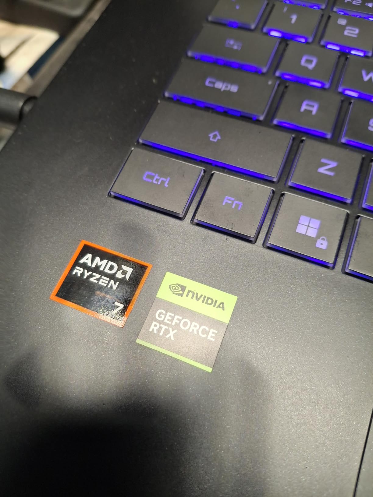 GIGABYTE Gaming A16 - AMD Ryzen 7 260 GeForce RTX 5060 16