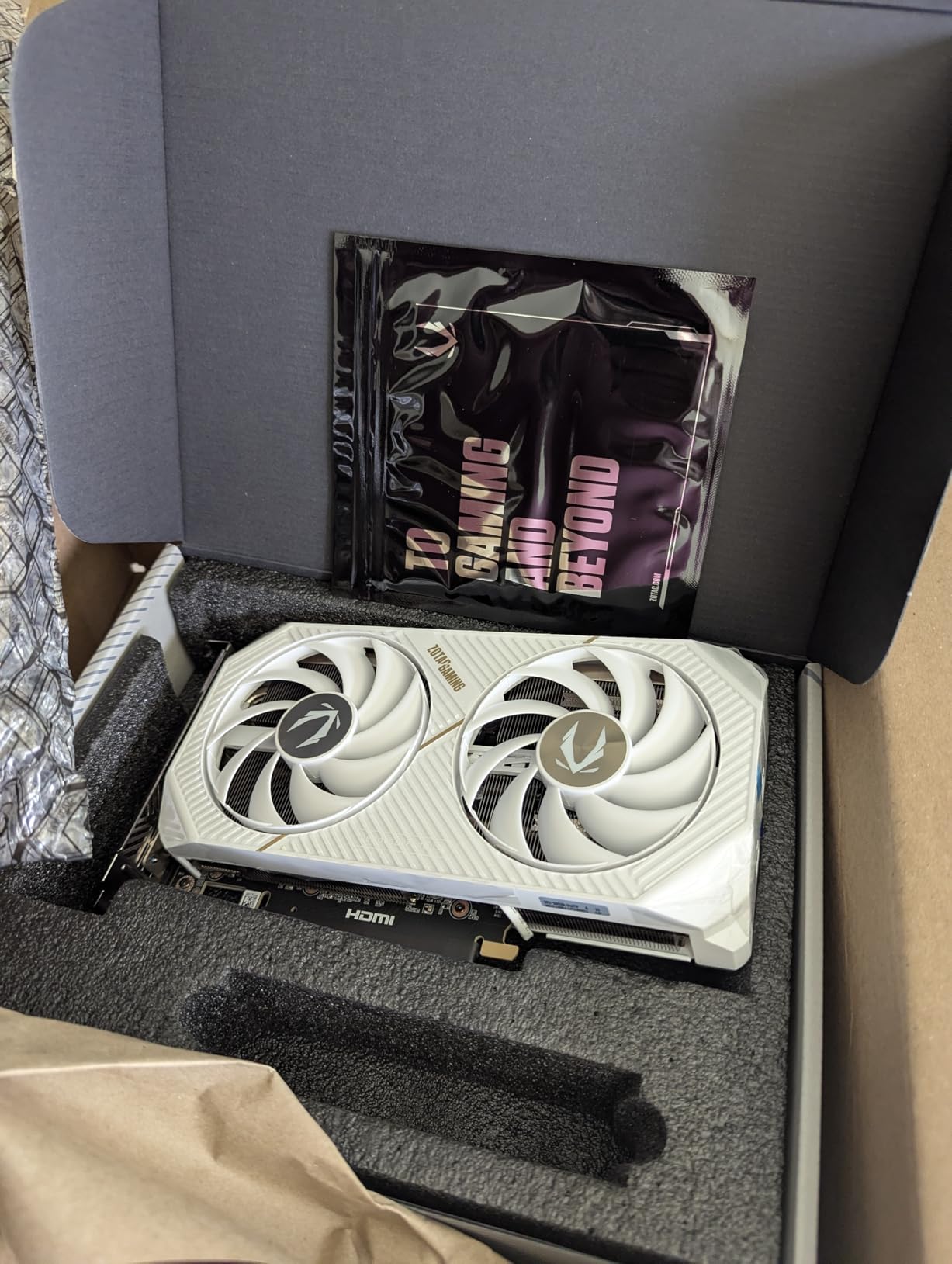 ZOTAC Gaming GeForce RTX 5060 Ti 16GB Twin Edge OC White Edition DLSS 4 16GB GDDR7 128-bit 28 Gbps PCIE 5.0 Gaming Graphics Card, IceStorm 2.0 Cooling, SFF-Ready, ZT-B50620Q-10M customer photo 2