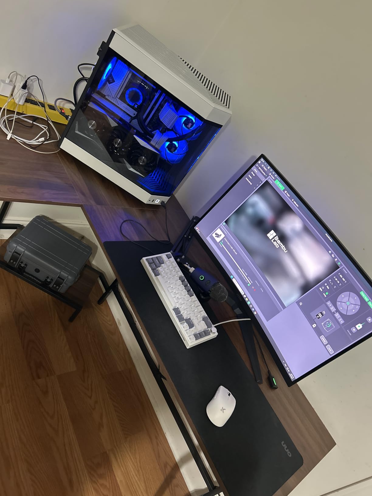 Mericonia 40 in Corner Desk with Monitor Stand, Small L Shaped Gaming Desk customer photo 1