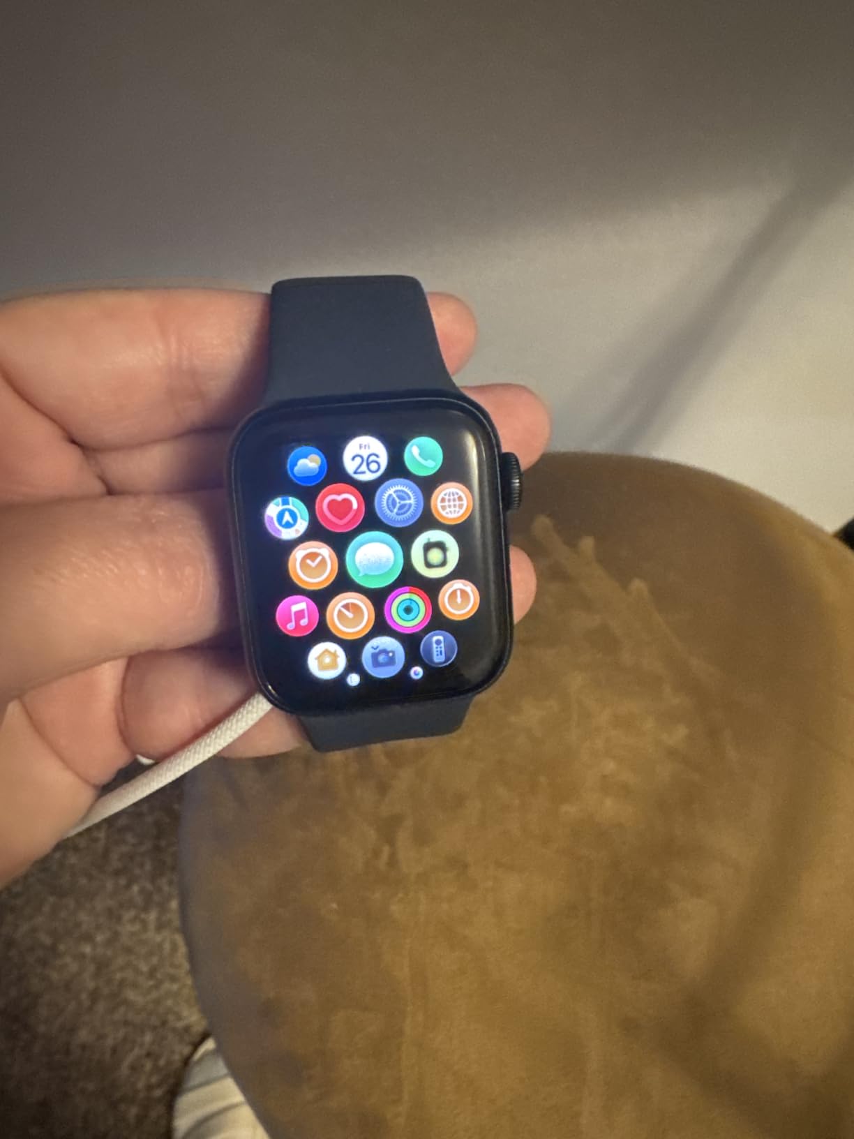Apple Watch SE 3 [GPS 44mm] Smartwatch with Starlight Aluminum Case with Starlight Sport Band - M/L. Fitness and Sleep Trackers, Heart Rate Monitor, Always-On Display, Water Resistant customer photo 2