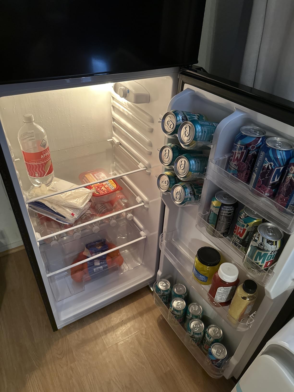 Upstreman 7.7 Cu Ft Apartment Refrigerator 2 Door Refrigerator with Freezer customer photo 2