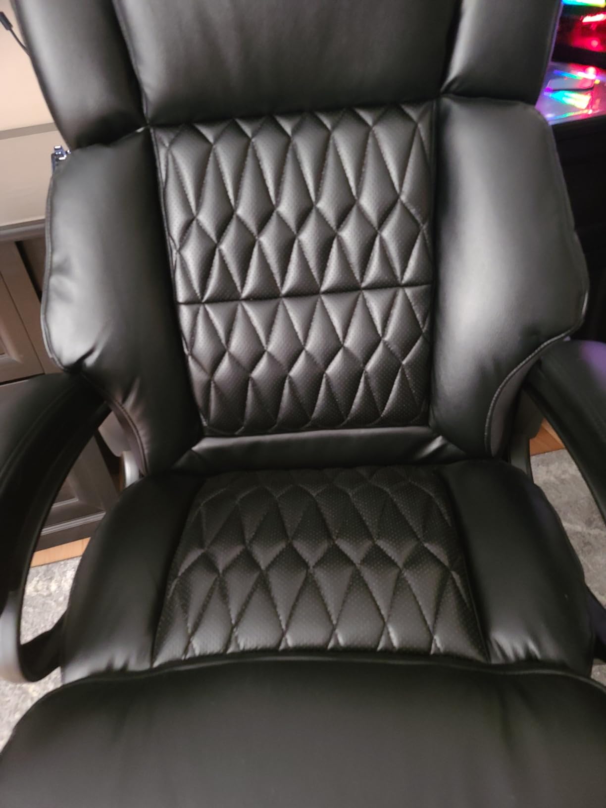 Big and Tall Office Chair, High Back Large Executive Computer Desk Chair customer photo 2