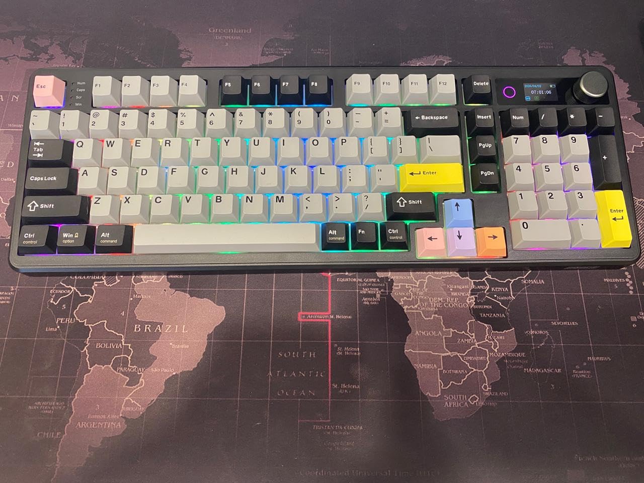 EPOMAKER TH99 PRO 96% Mechanical Keyboard with Screen & Knob, 10000mAh customer photo 1