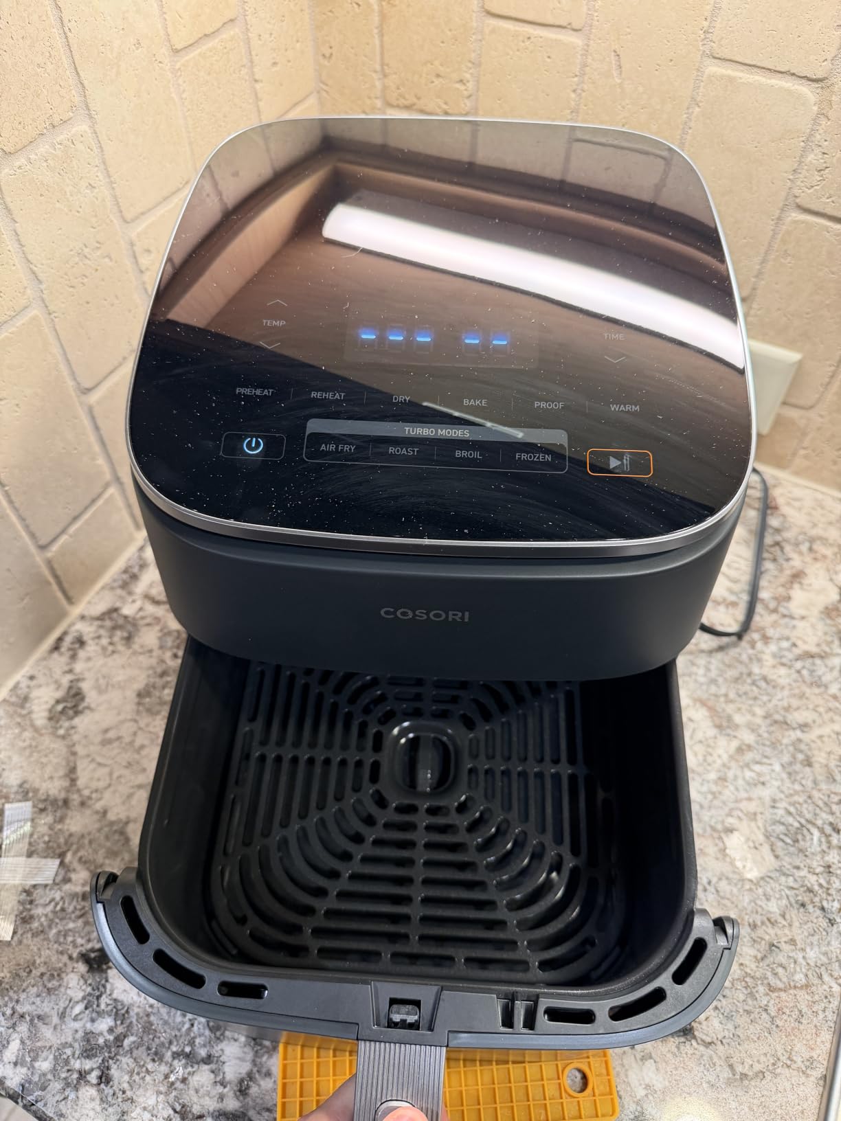 Cosori TurboBlaze Smart Air Fryer 6 Qt, Shake Reminders, 9-in-1, Cream customer photo 1