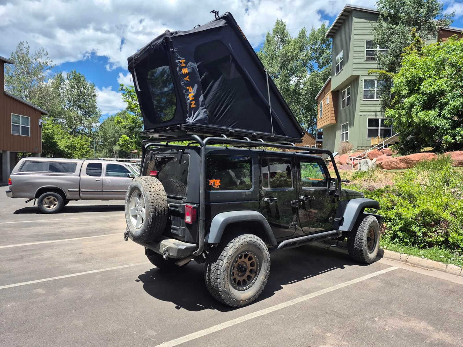 Voyager Pro Rooftop Tent Hard Shell, Aluminum Pop Up Roof Top Tent customer photo 1