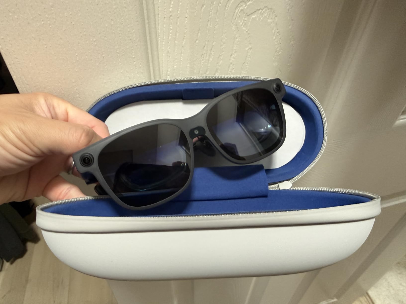 VITURE Luma Ultra XR/AR Glasses, 152'' Ultra Sharp Display,1500 Nits, 6DoF customer photo 1