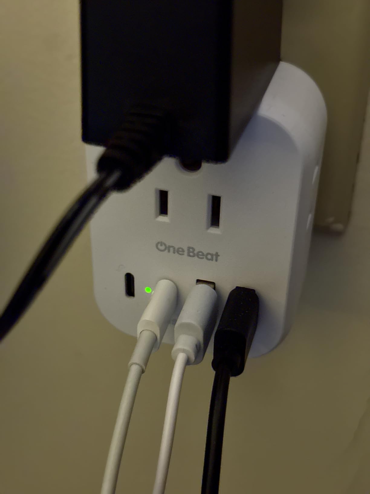Travel Cruise Ship Essentials, Mini Multi Plug Wall Outlet Extender, Black customer photo 1