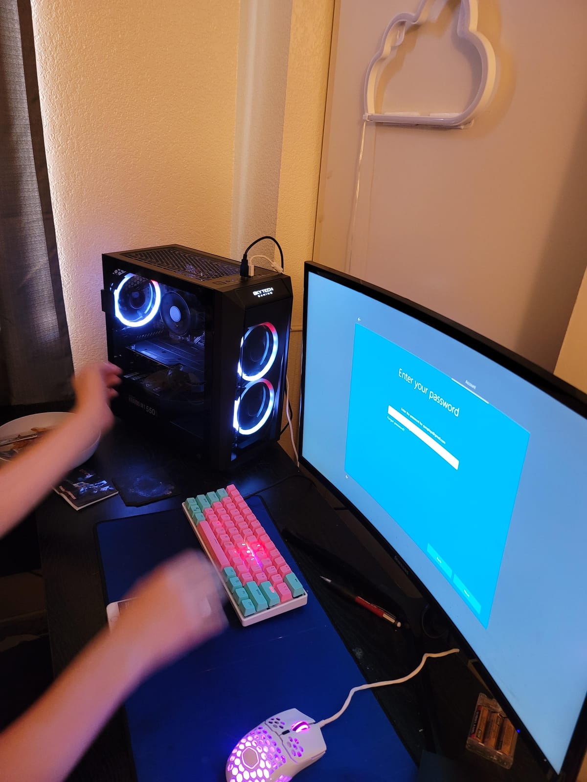 Skytech Gaming Crystal Gaming PC, AMD Ryzen 7 7700 3.8GHz, NVIDIA RTX 5060 Ti 8GB VRAM, 1TB NVMe SSD, 32GB DDR5 RAM 5600, 650W Gold PSU, Wi-Fi, Win 11, Desktop customer photo 1