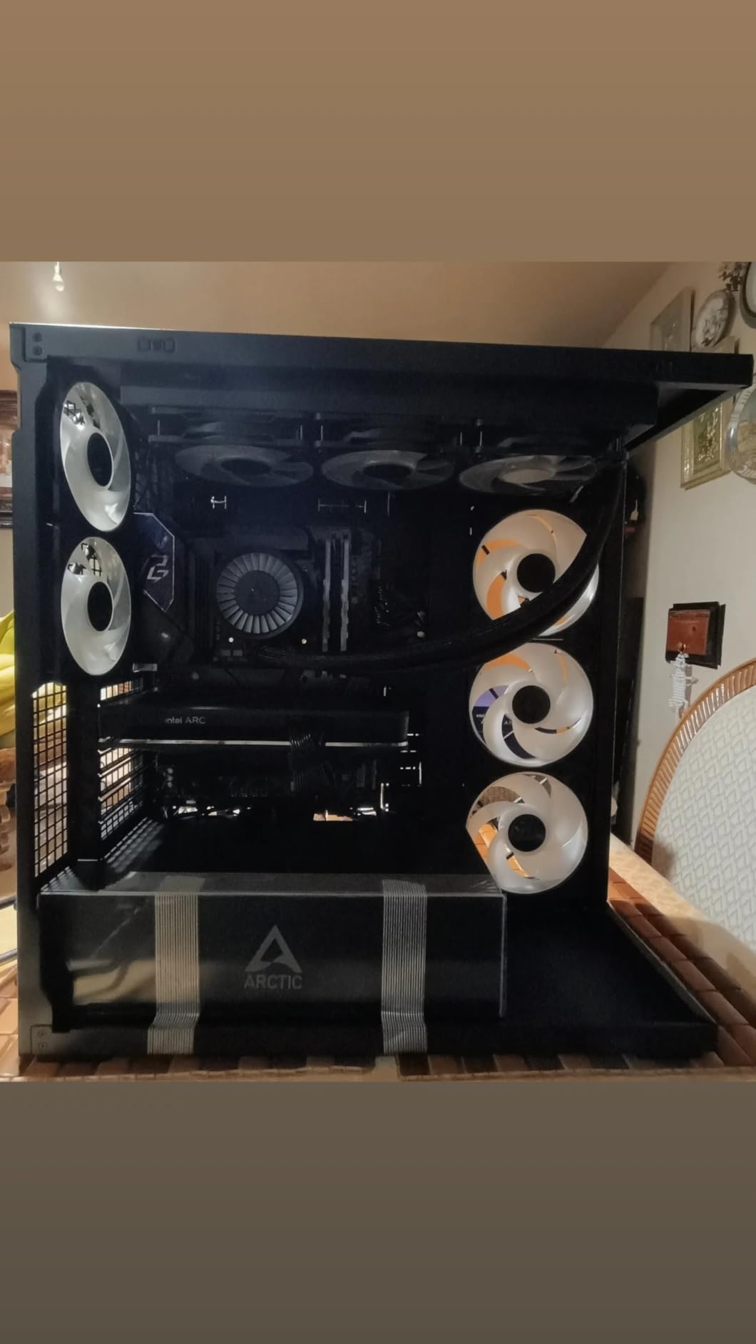 Intel® Core™ Ultra 5 Processor 250K Plus 18 cores (6 P-cores + 12 E-cores) up to 5.3 GHz customer photo 1