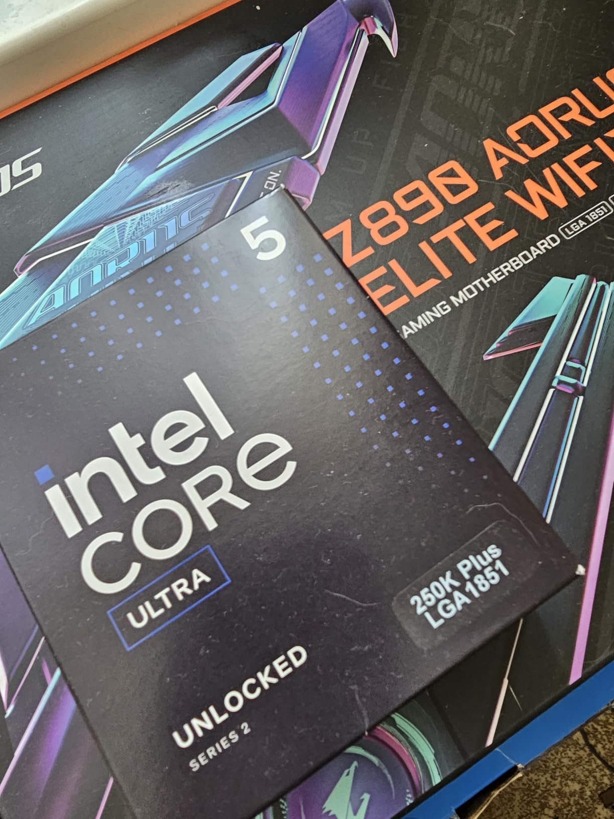 Intel® Core™ Ultra 5 Processor 250K Plus 18 cores (6 P-cores + 12 E-cores) up to 5.3 GHz customer photo 2