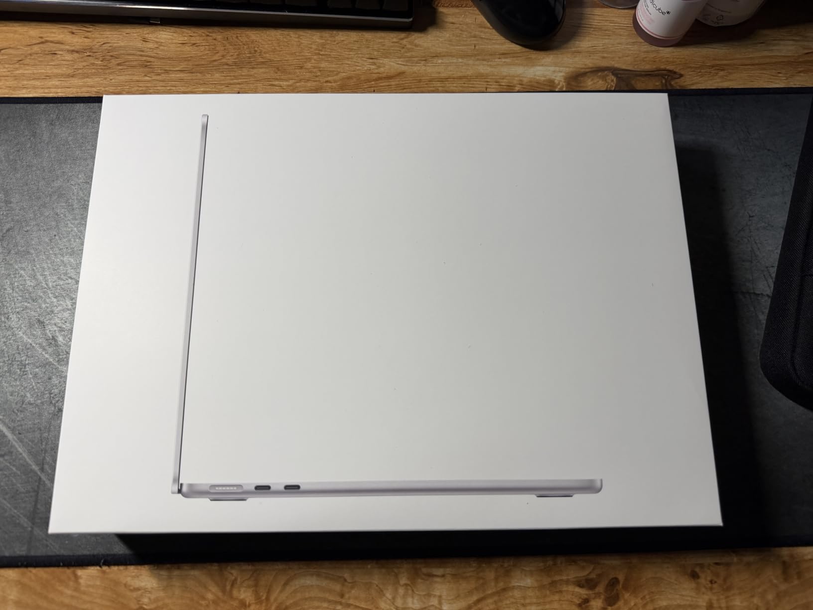 Apple 2026 MacBook Air 13-inch Laptop with M5 chip: Built for AI, 13.6-inch Liquid Retina Display, 16GB Unified Memory, 1TB SSD, 12MP Center Stage Camera, Touch ID, Wi-Fi 7; Midnight customer photo 1