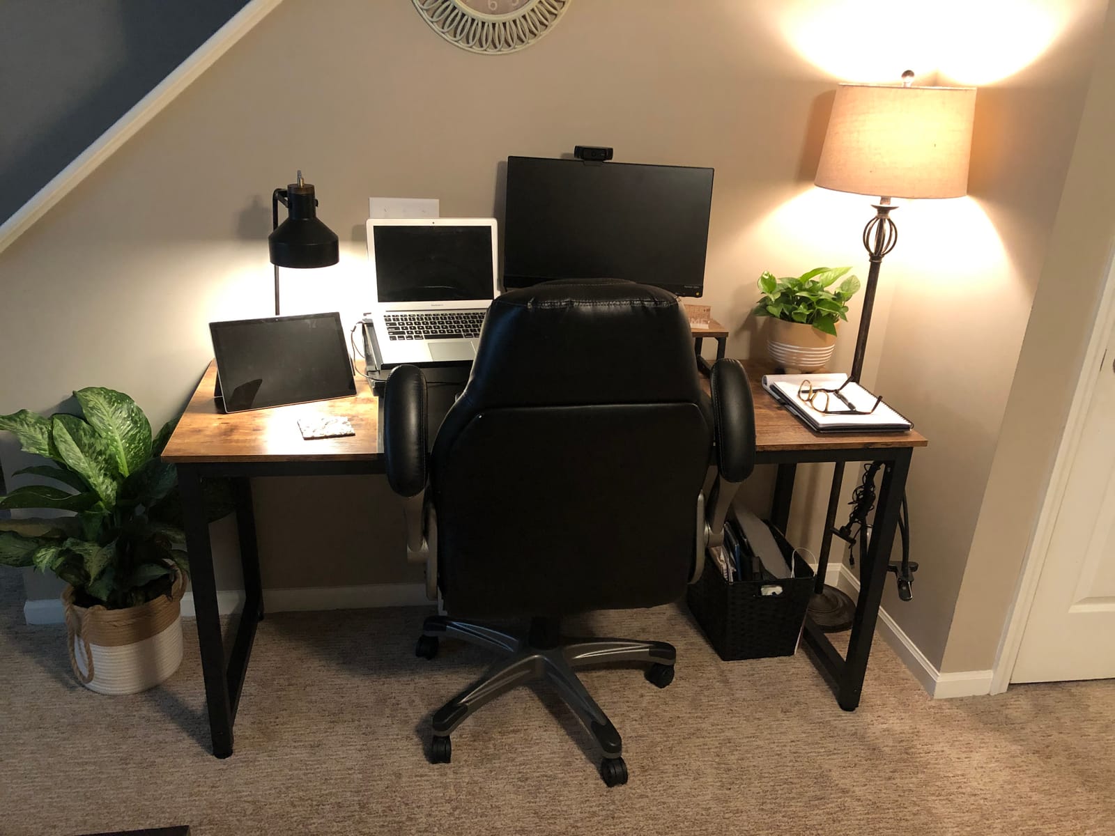 CubiCubi One-Piece Standing Desk 55x26 with 3 Wood Drawers, Light Walnut customer photo 1
