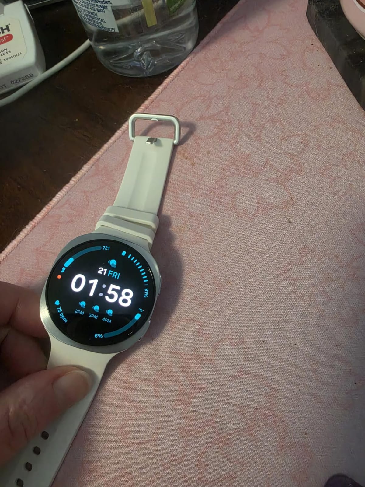 Samsung Galaxy Watch9, Silver, 44mm Bluetooth Smartwatch customer photo 1