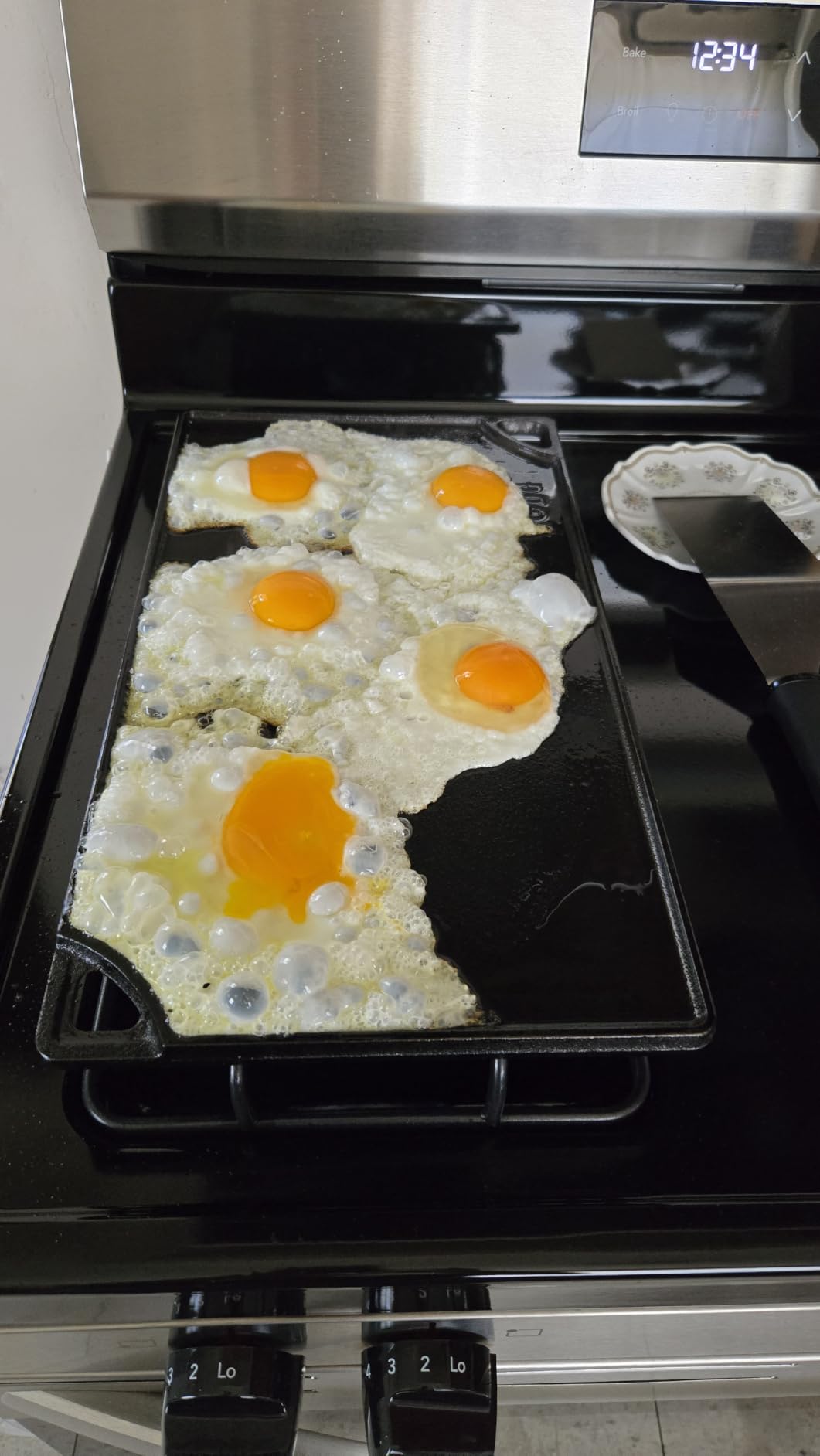 Lodge Reversible Cast Iron Grill/Griddle Pan, 16.75 x 9.5 Inches customer photo 2