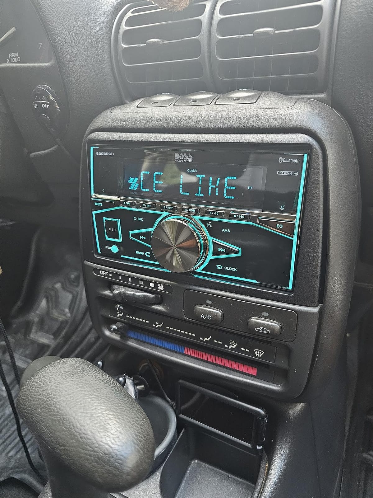 BOSS Audio Systems 820BRGB Double DIN Bluetooth Car Stereo, No DVD, USB customer photo 2