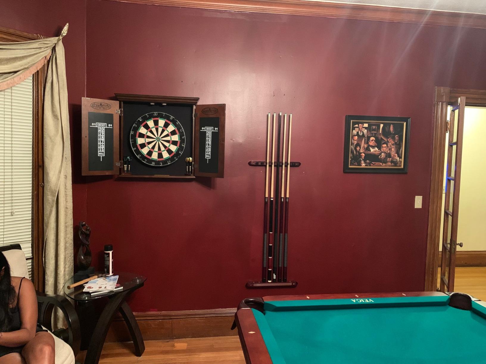 Barrington Bellevue Bristle Dartboard, Cabinet Style, Pre-Assembled customer photo 2