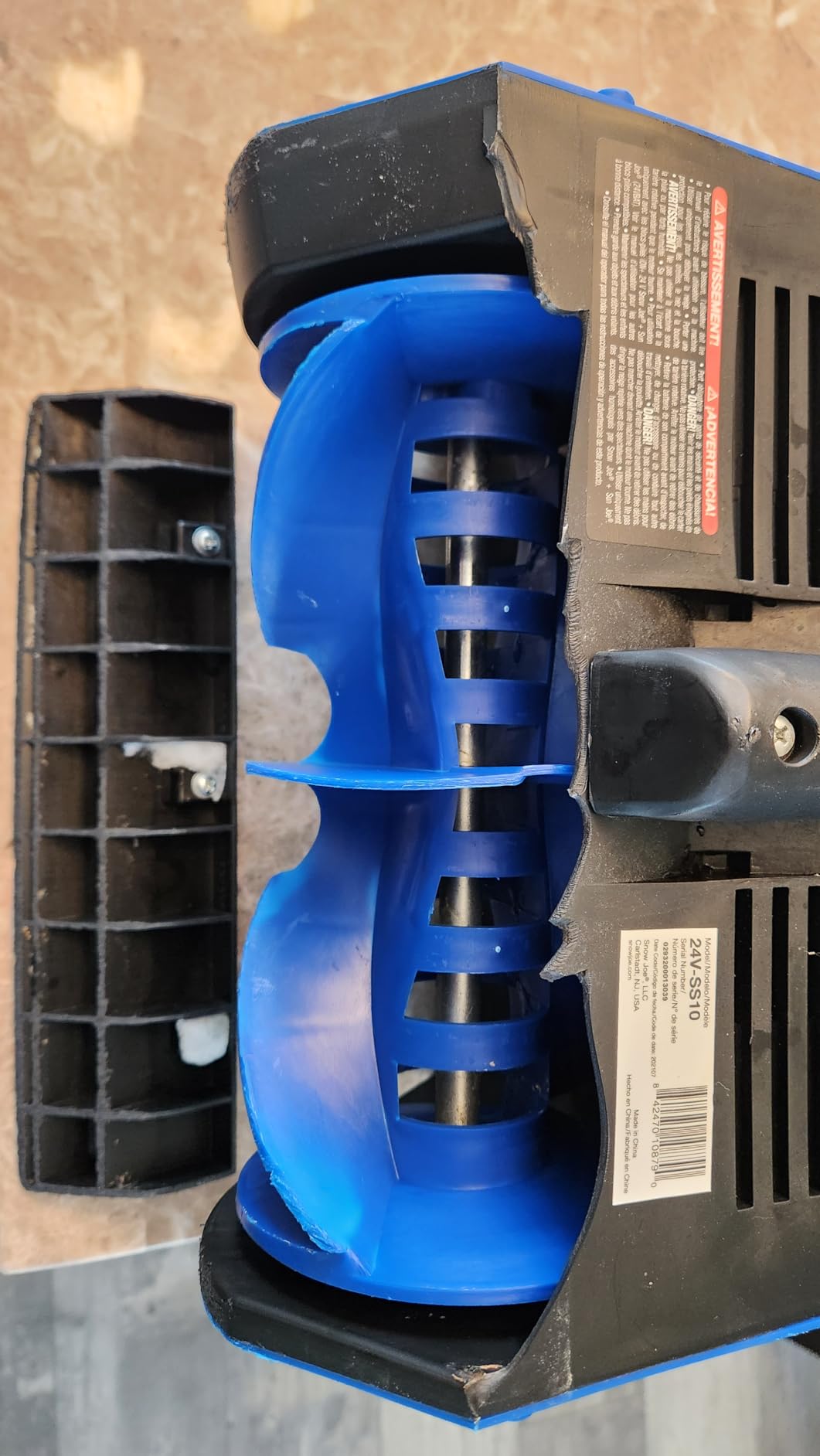 Snow Joe 24V-SS10 24-Volt 10-Inch 4-Ah Cordless Snow Shovel, Kit (w/4-Ah Battery + Quick Charger) customer photo 1