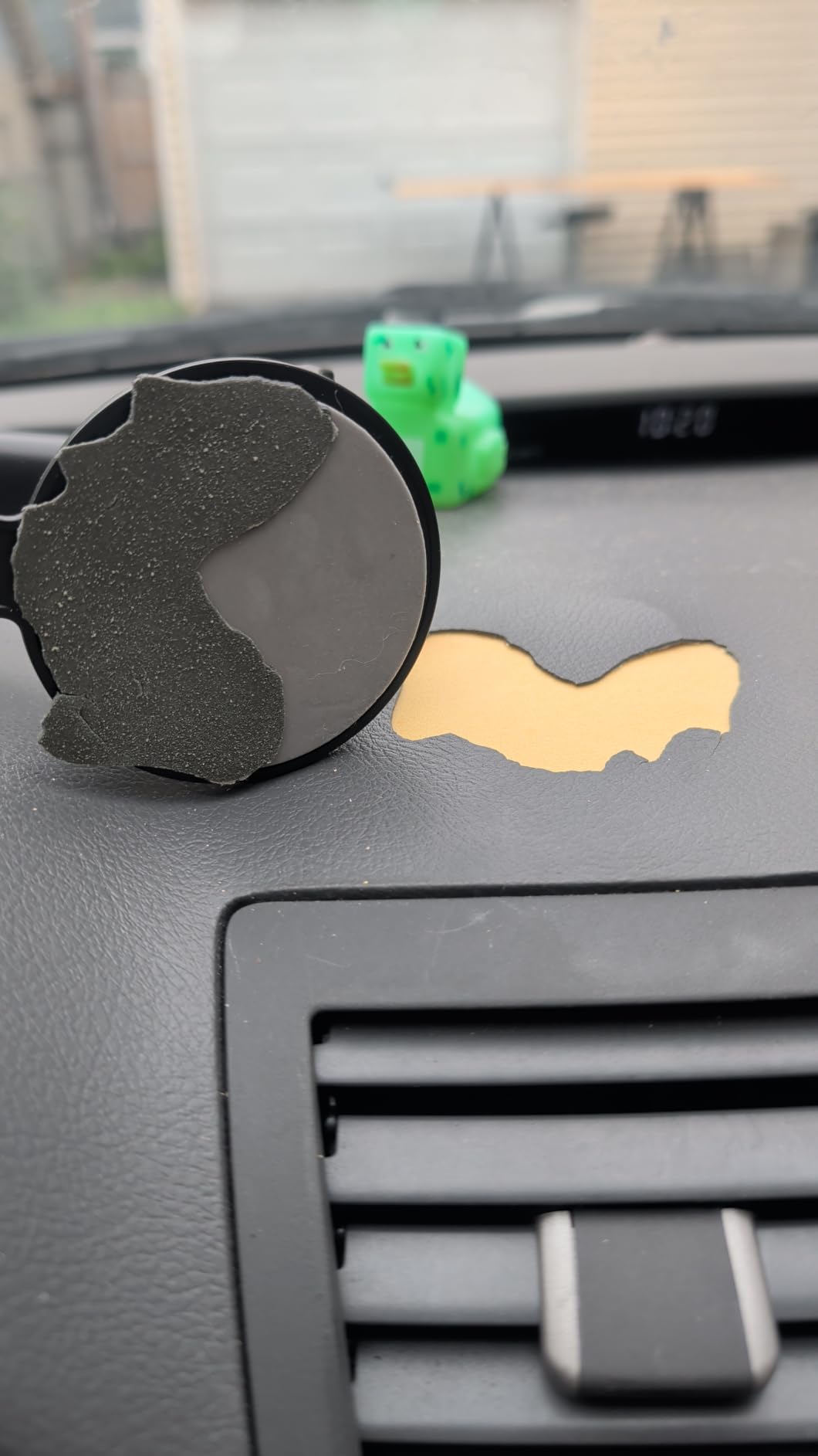 APPS2Car Magnetic Phone Mount for Car, Dashboard & Windshield Suction Cup customer photo 1