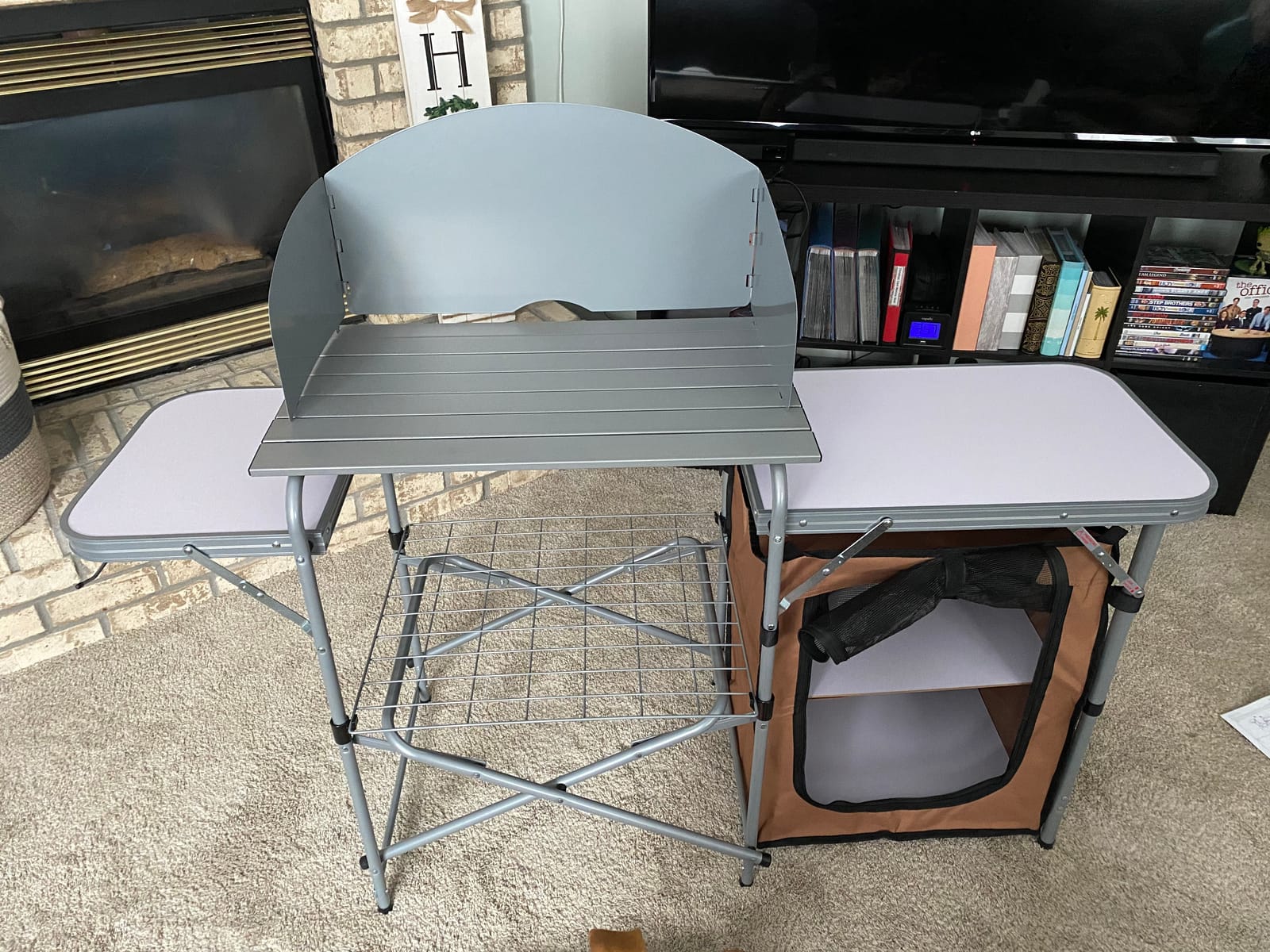 Giantex Folding Grill Table with 26'' Tabletop and Detachable Windscreen, Aluminum Portable Camp Cook Station Carry Bag Quick Set-up, BBQ Camping Picnic Backyard Outdoor Camping Kitchen Table (Brown) customer photo 1