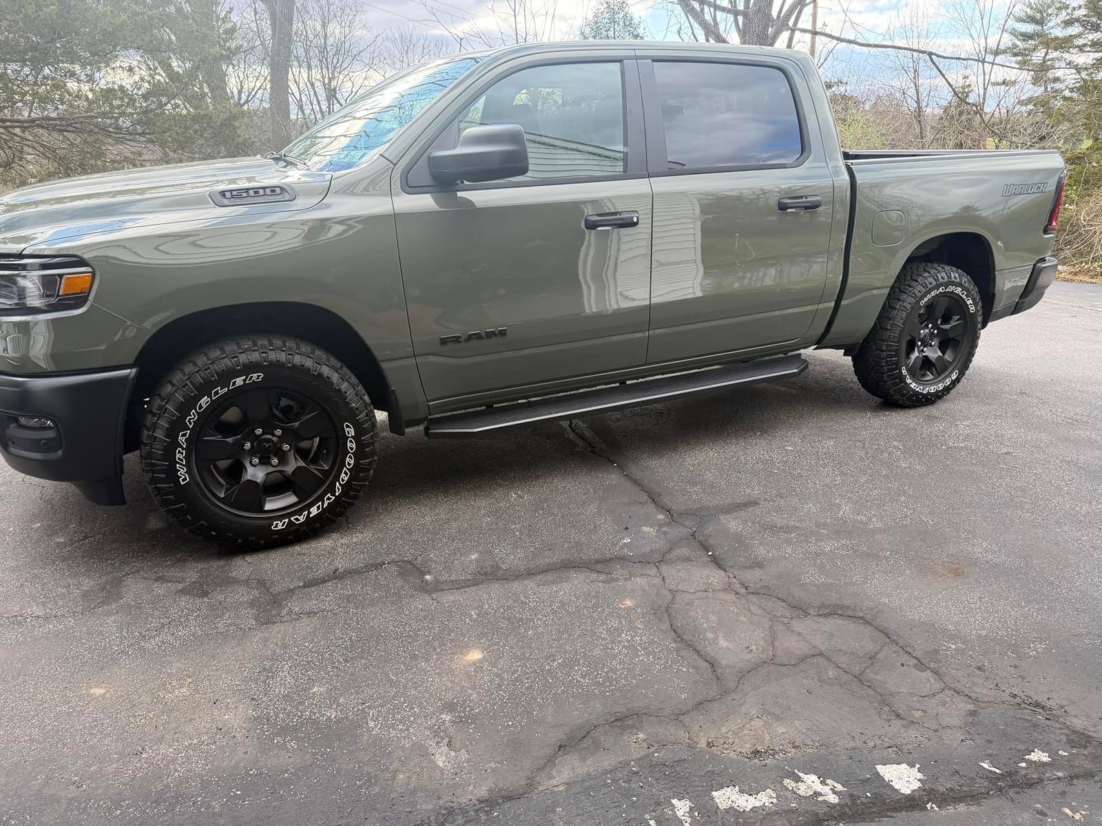 APS 6-inch (Black Stainless Steel Flat Style) Running Boards Nerf Bars Compatible with Ford F150 2015-2026 SuperCrew Cab & F150 Lightning 2022-2026 & F-250 F-350 Super Duty 2017-2026 Crew Cab customer photo 1