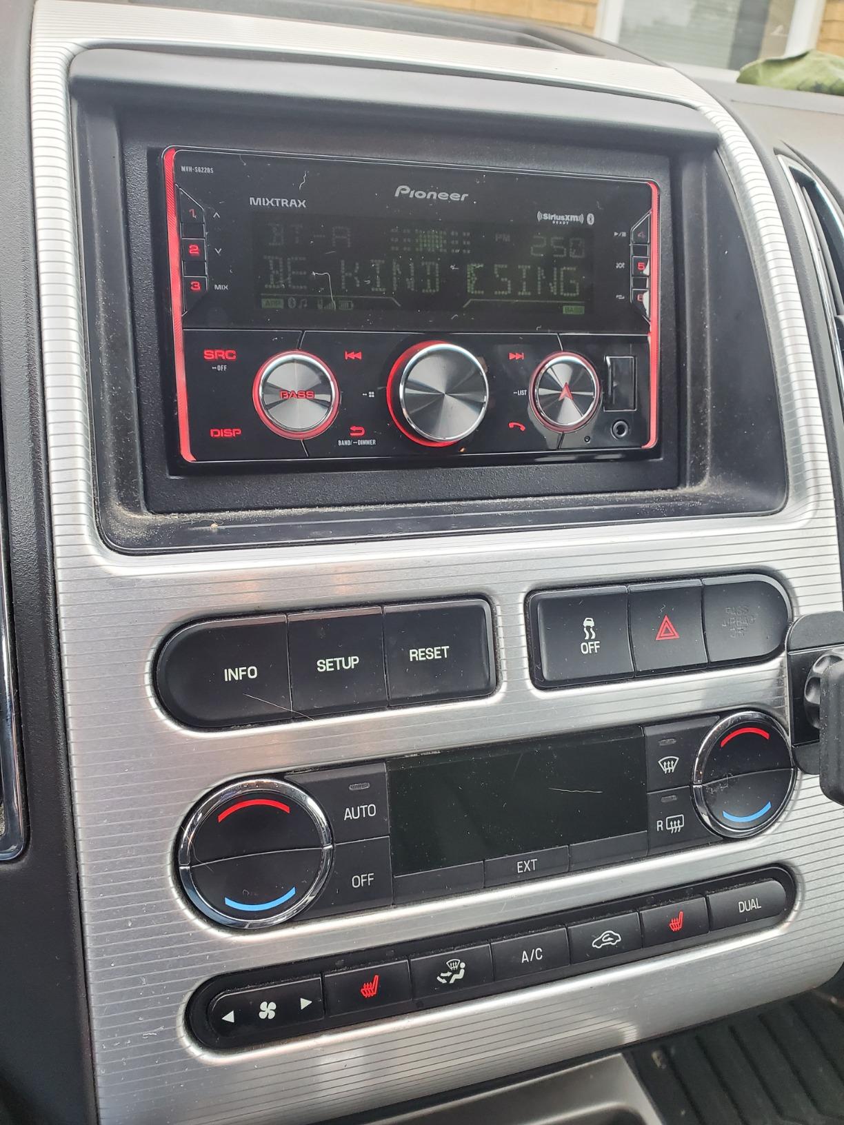 Pioneer MVH-S622BS Double Din Car Stereo with Bluetooth, USB customer photo 1
