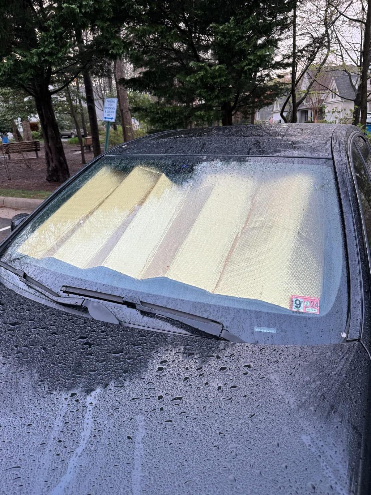 GWUSKDT Car Sun Shade, Sun Protector,Foldable Front Window Shade-Thicken 5-Layer Bubble for Auto Windshield UV Protection and Heat Reflector 58