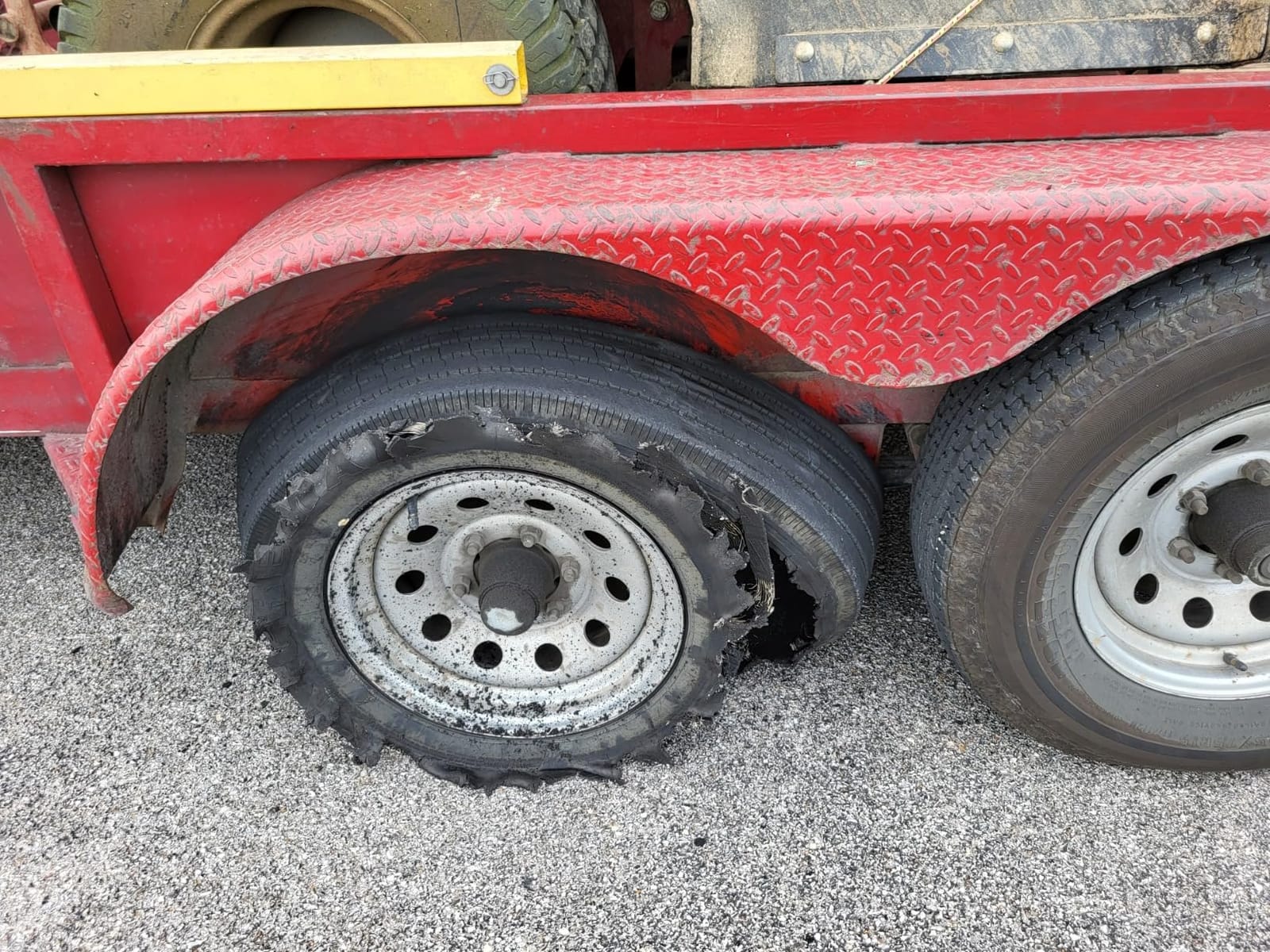 One Heavy Duty GREMAX All Steel Trailer Tire 225/75R15 14 Ply G 123/119M customer photo 2