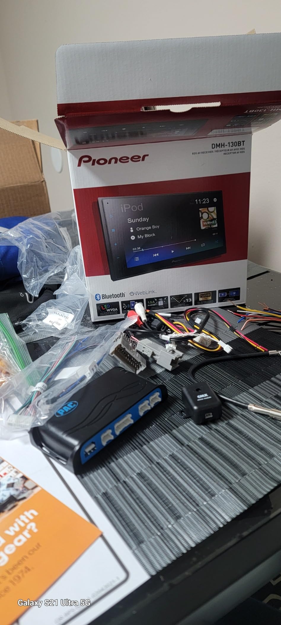 Pioneer DMH-130BT 6.8