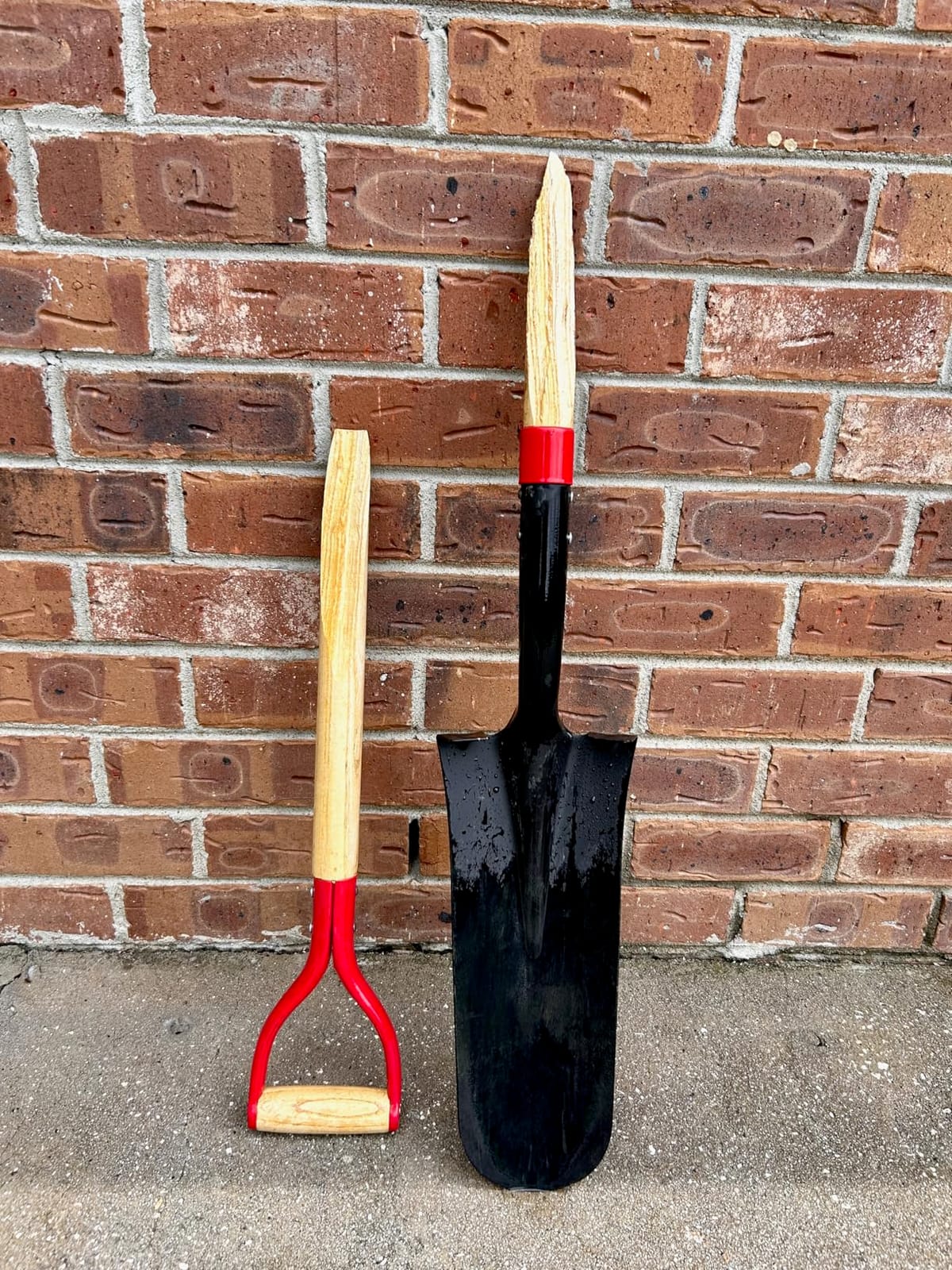 VNIMTI Spade Shovel,Transplanting Spade,Drain Spade,Spade Shovels for Digging,Sharp Shooter Shovel or Spade,45Inch,Steel D-Grip,Wooden Handle customer photo 1