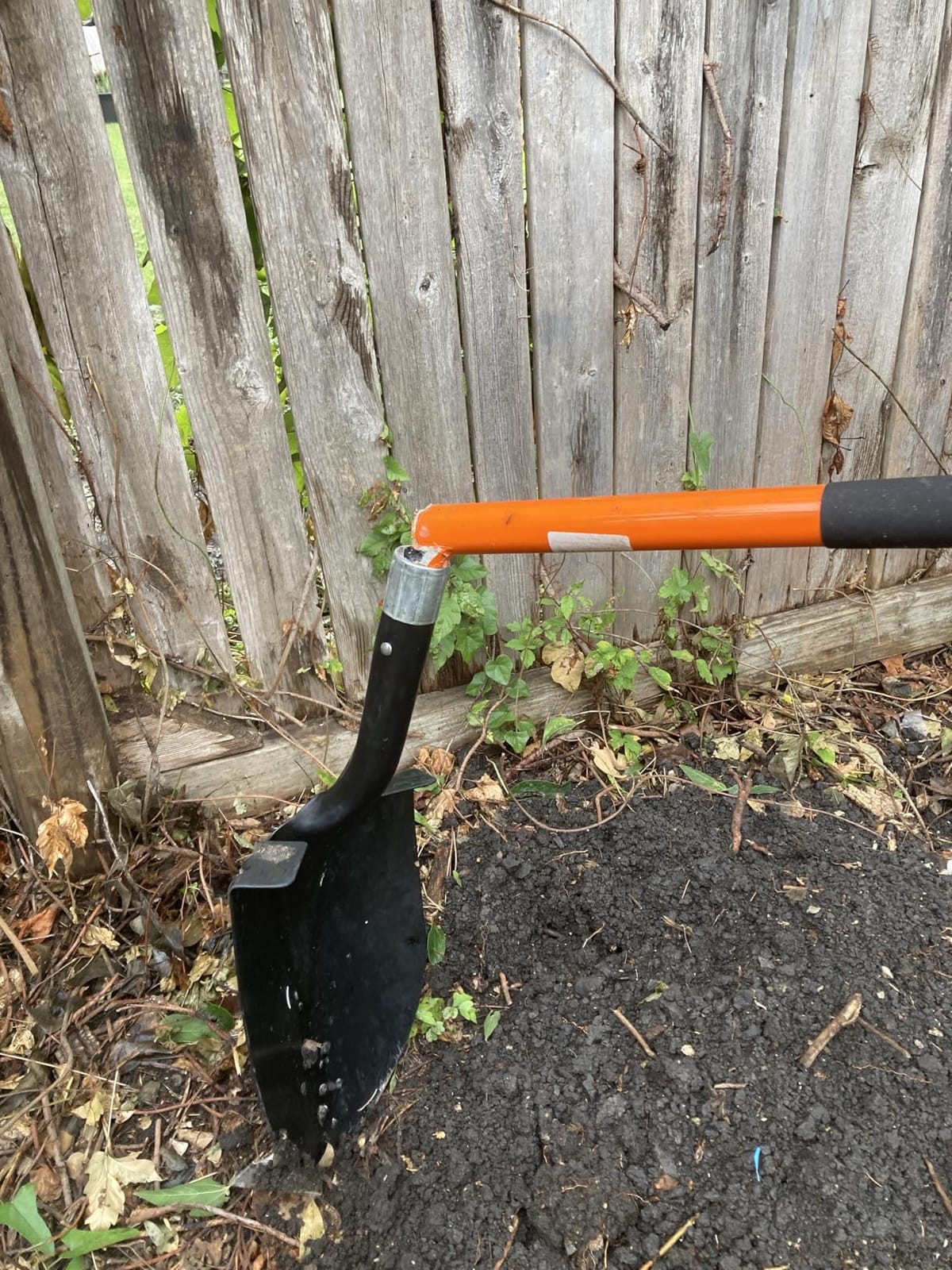 VNIMTI Heavy Duty Gardening Shovel, 56 Inch Round Blade with Fiberglass Handle (Orange) customer photo 2