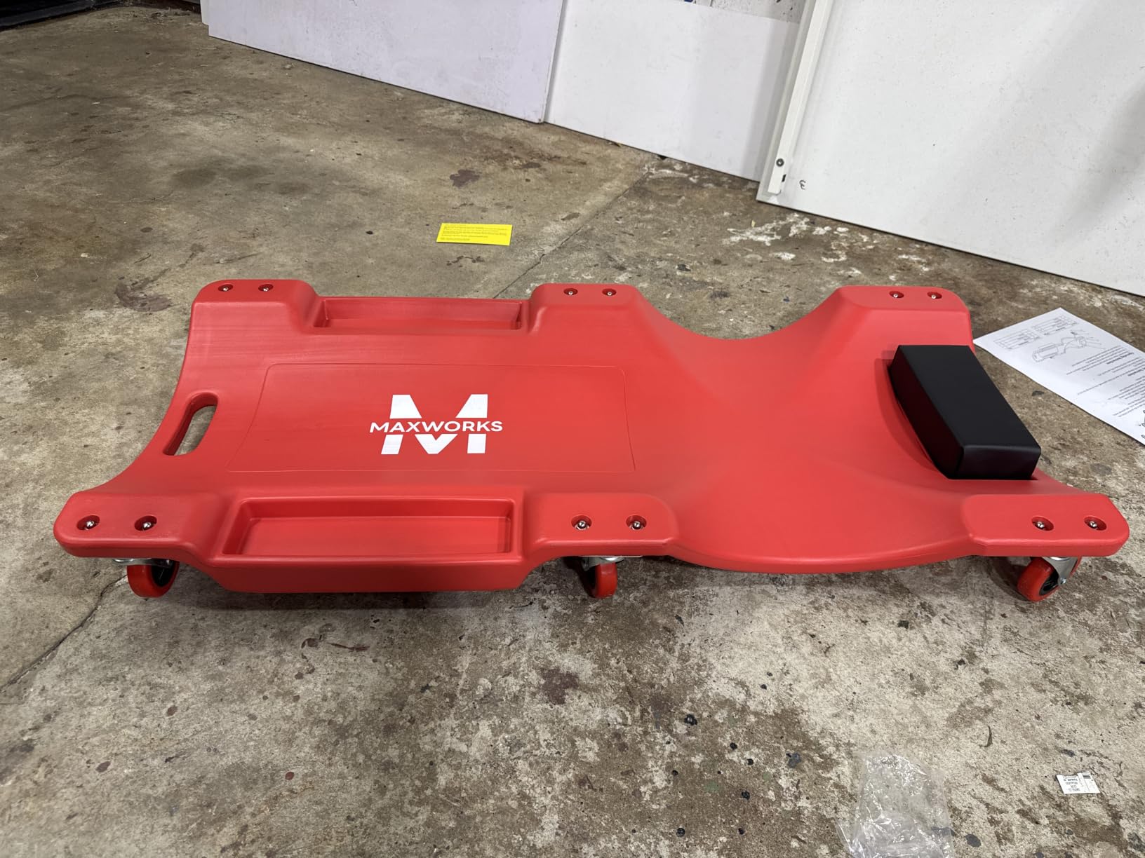 MAXWORKS 50874 40 Inch Plastic Rolling Garage Creeper with Padded Headrest and Dual Tool Trays, 300 Lbs customer photo 2