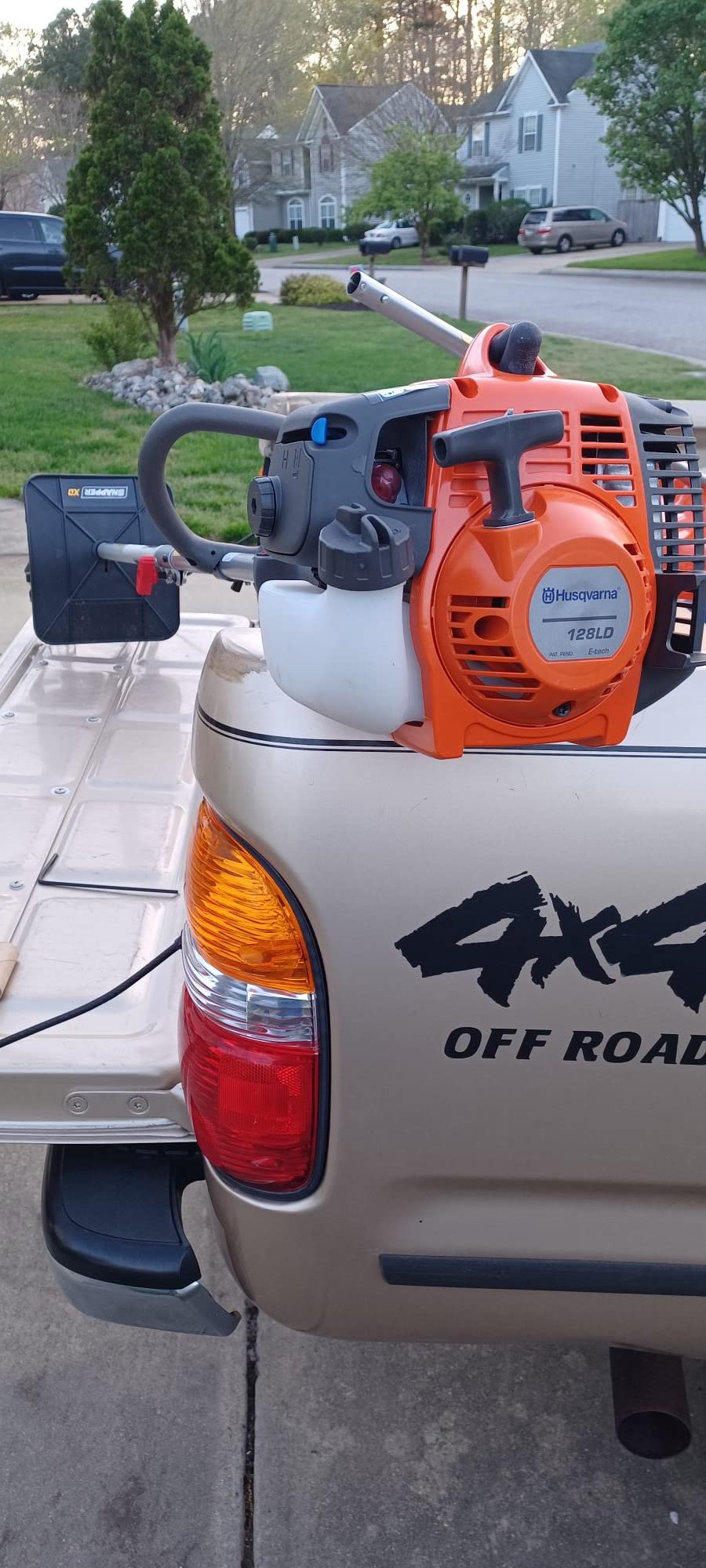 Husqvarna 130L Gas String Trimmer, Trimmer Head, 18-Inch customer photo 1