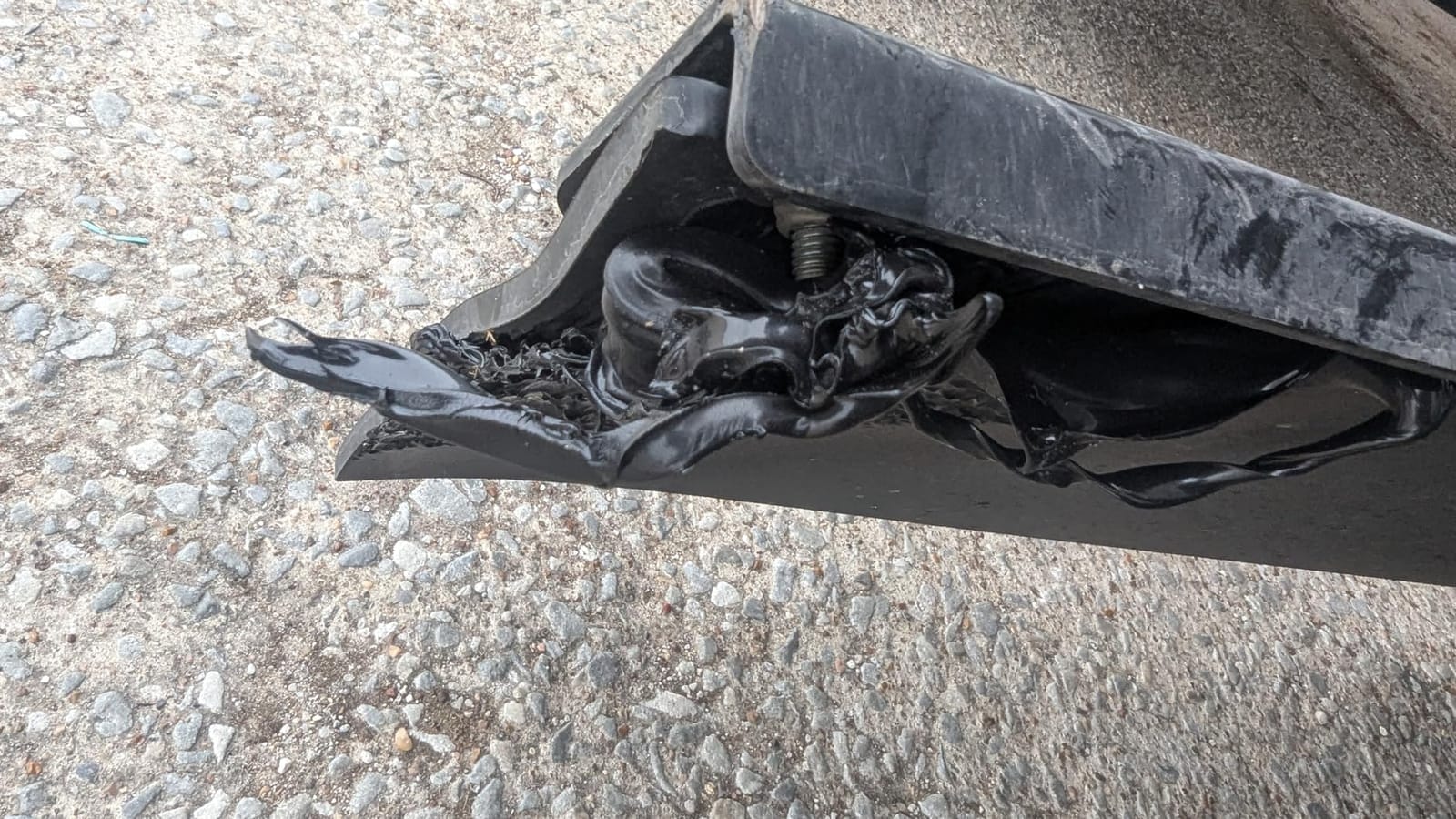 Buyers Products 8597220 No Drill Truck Mud Flaps, Receiver Fit, 20 Inch customer photo 1