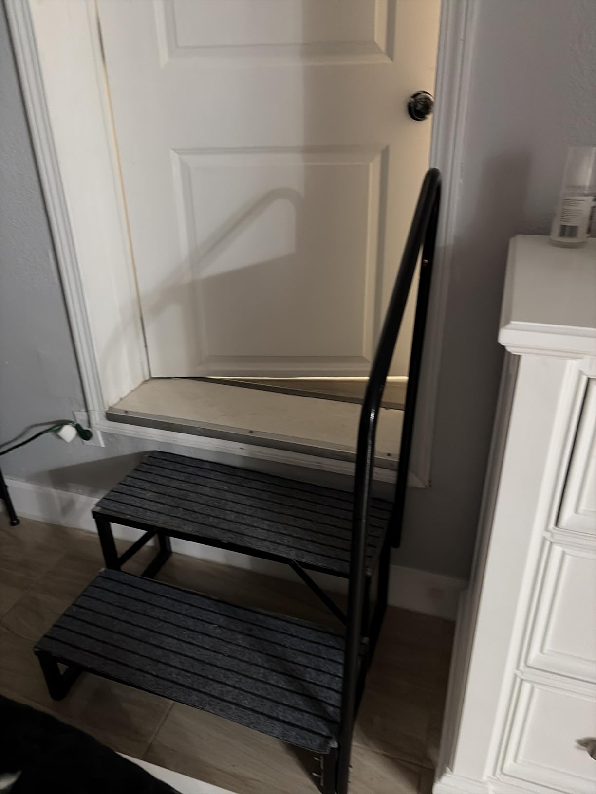 RV Steps with Handrail, 3 Step Hot Tub Steps with Non-Slip Mats customer photo 2