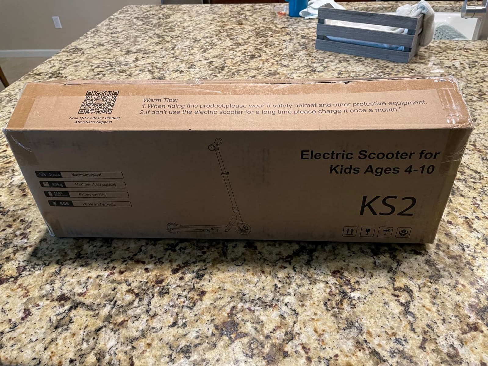 Gyroor KS2 Electric Scooter for Kids, 5 MPH, LED Light-Up Wheels, Ages 3-8 customer photo 1