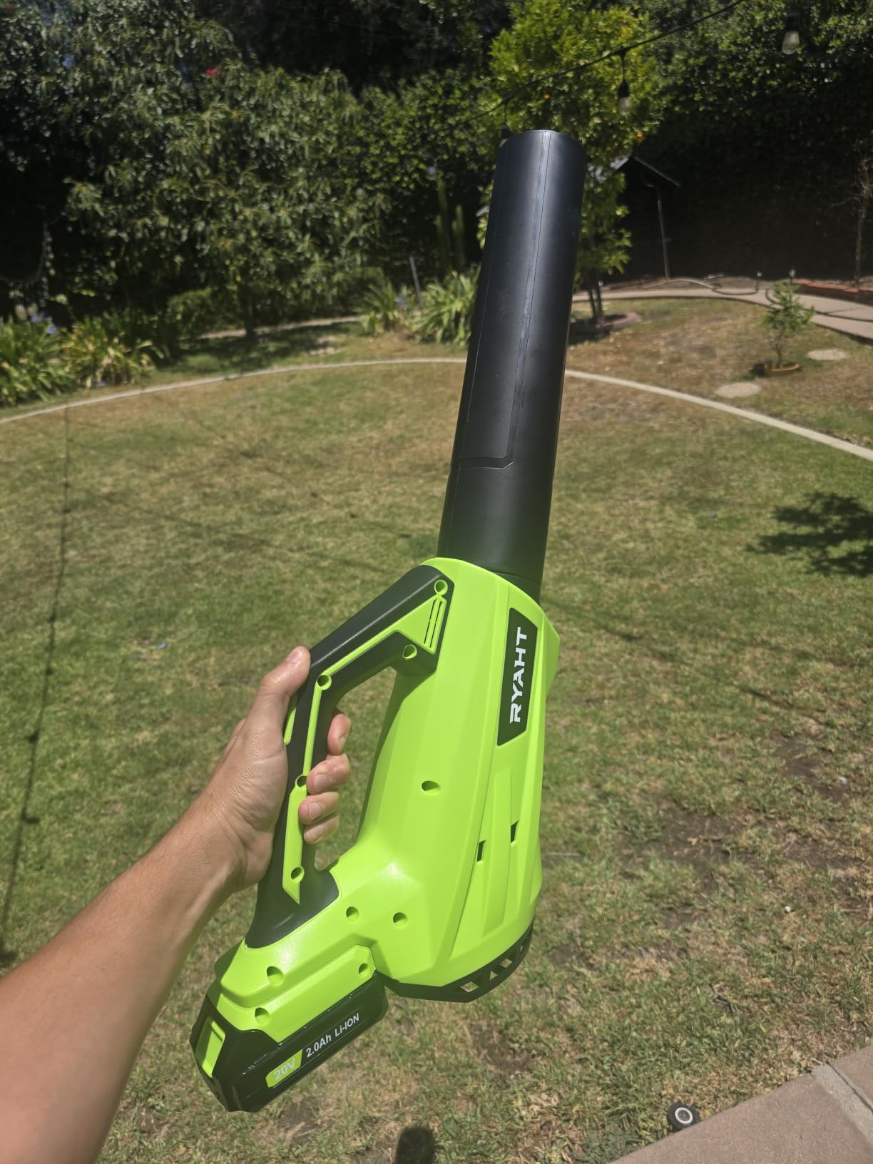 Leaf Blower Cordless, Leaf Blower with Battery and Charger - 2 Speed Modes, 2 Batteries, 20V Powerful Lightweight Electric Blowers for Blowing Leaves, Dust, Lawn Care, Patio Cleaning, Green customer photo 2