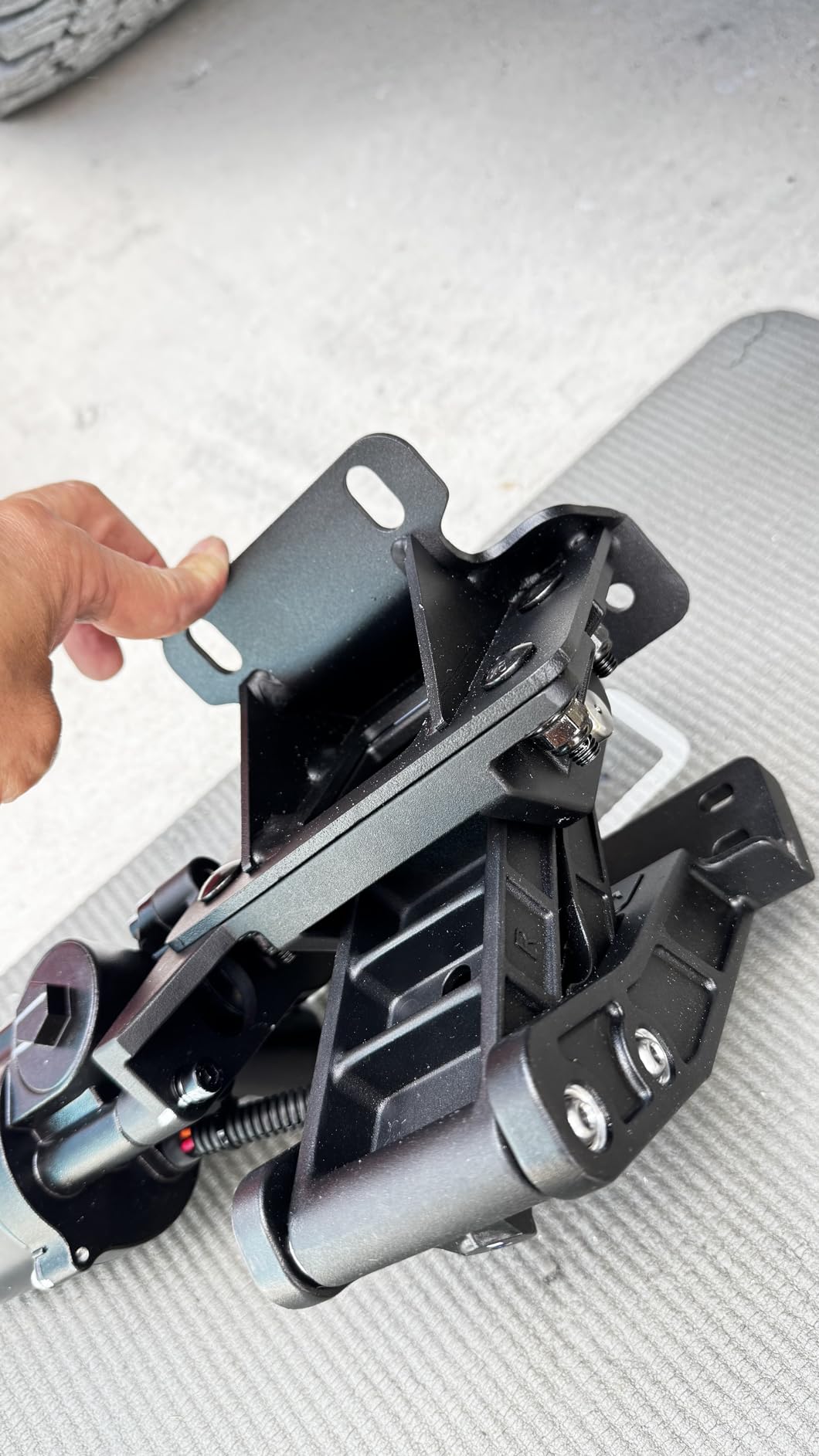 WOLFBOX Power Running Boards Chevy Silverado & GMC Sierra Crew Cab customer photo 1
